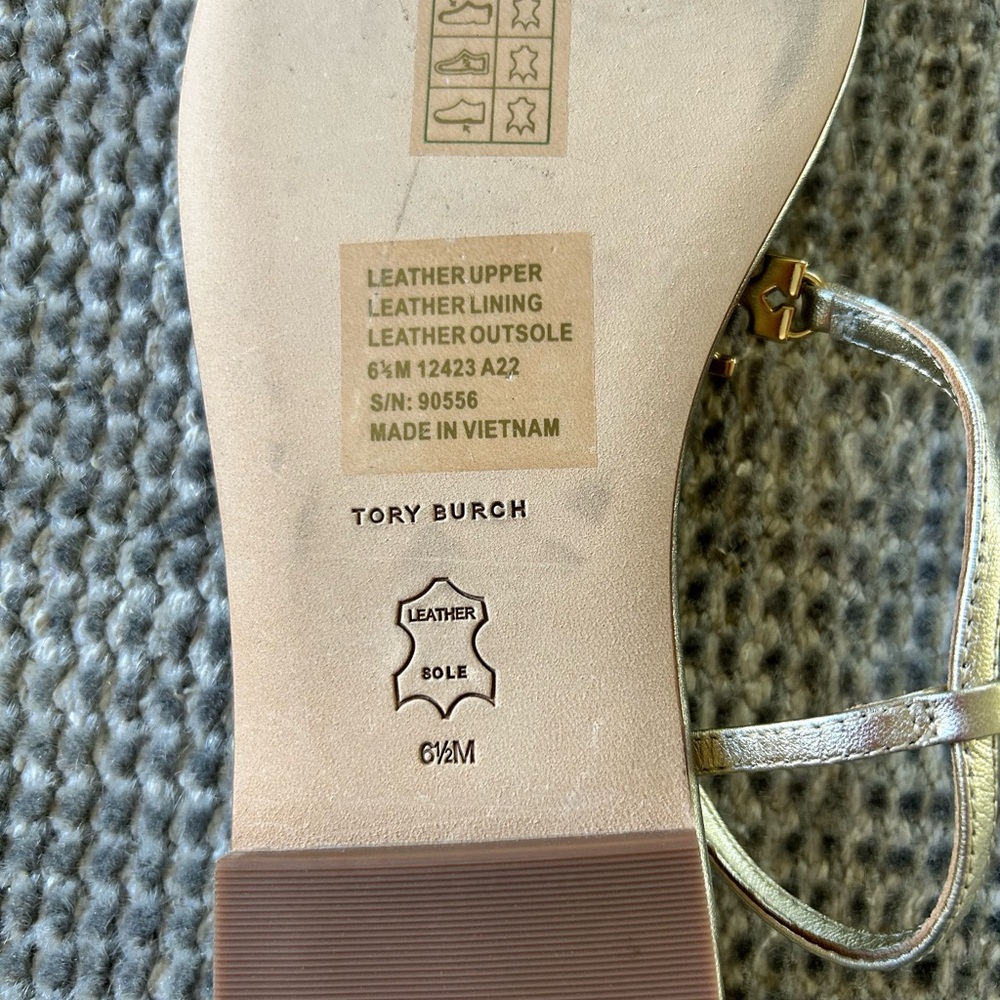Tory Burch Gold Floral Embellished Sandals - Picture 4 of 4